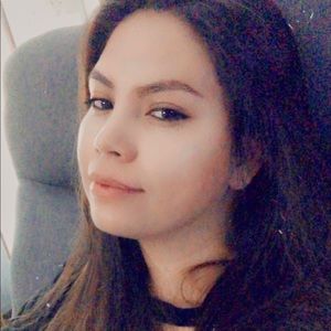 Meet your Posher, Ana